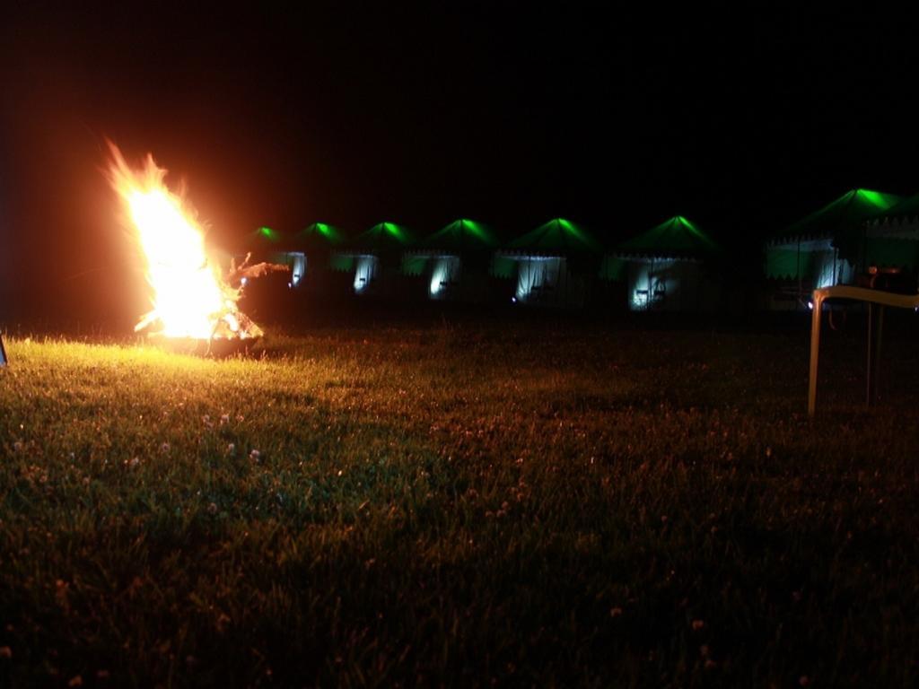 Derra Camp And Resort Jhājra Eksteriør bilde